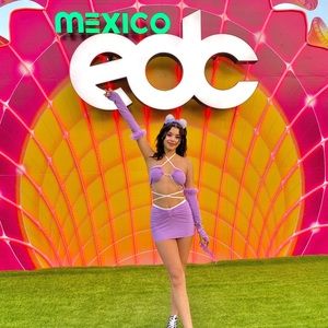 Meet your Posher, Mia